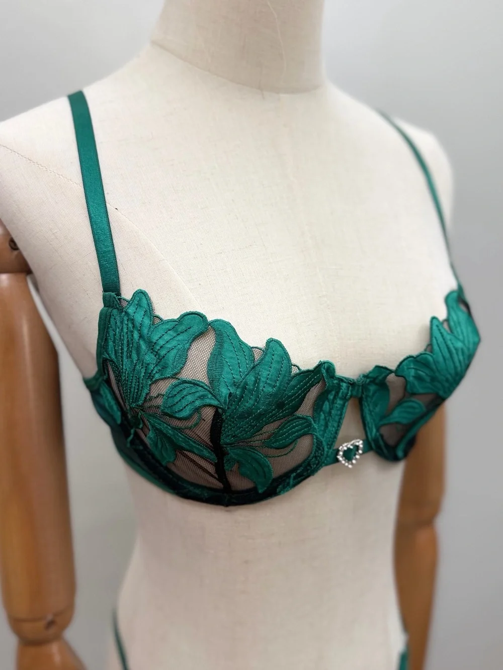 New Emerald Green Embroidered Lingerie Set Bra & Thong Size S